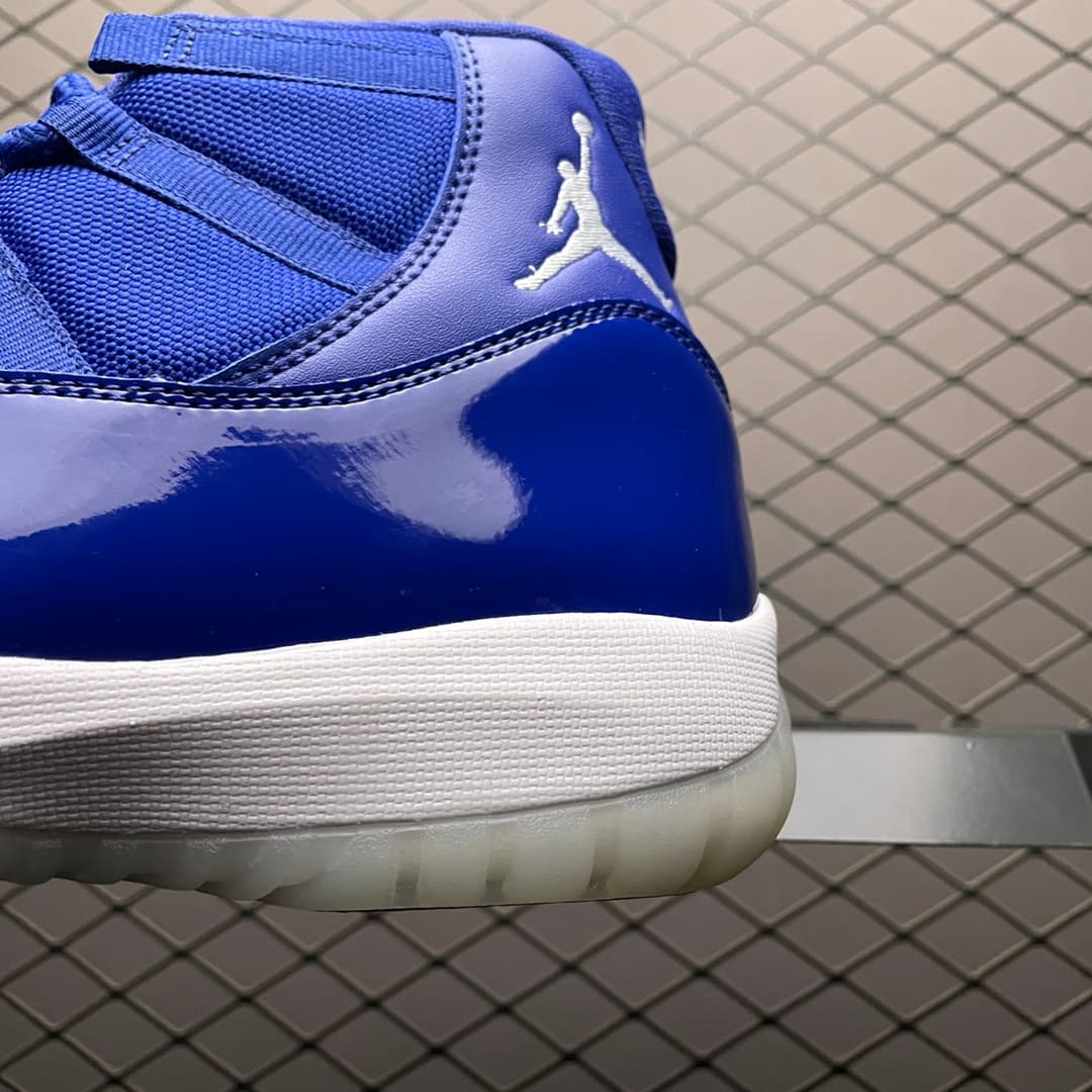 JRD 11 Retro blue AT7802-115