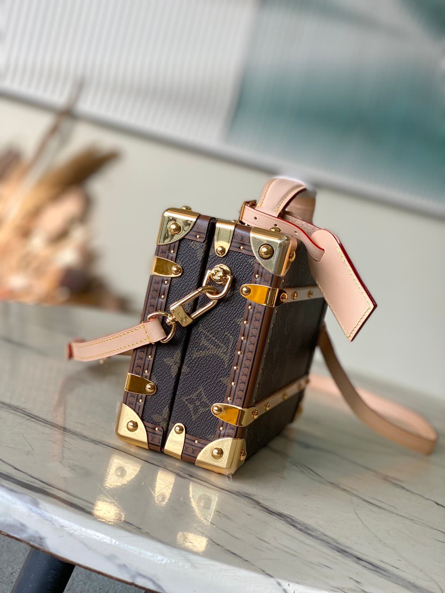 L X V Handle Trunk M11118 16.5x8x24cm