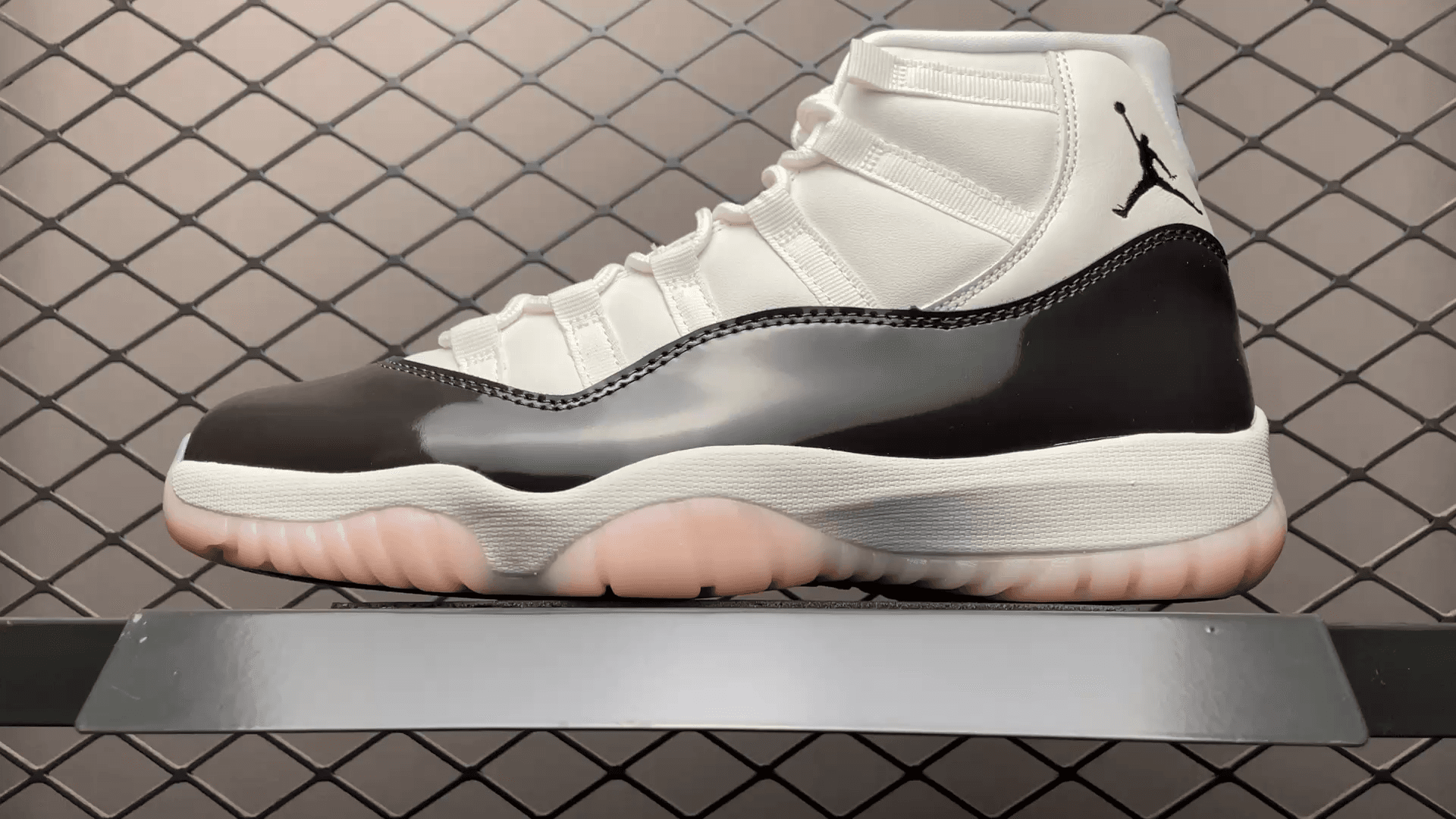 Air JRD 11 WMNS “Neapolitan” AR0715-101