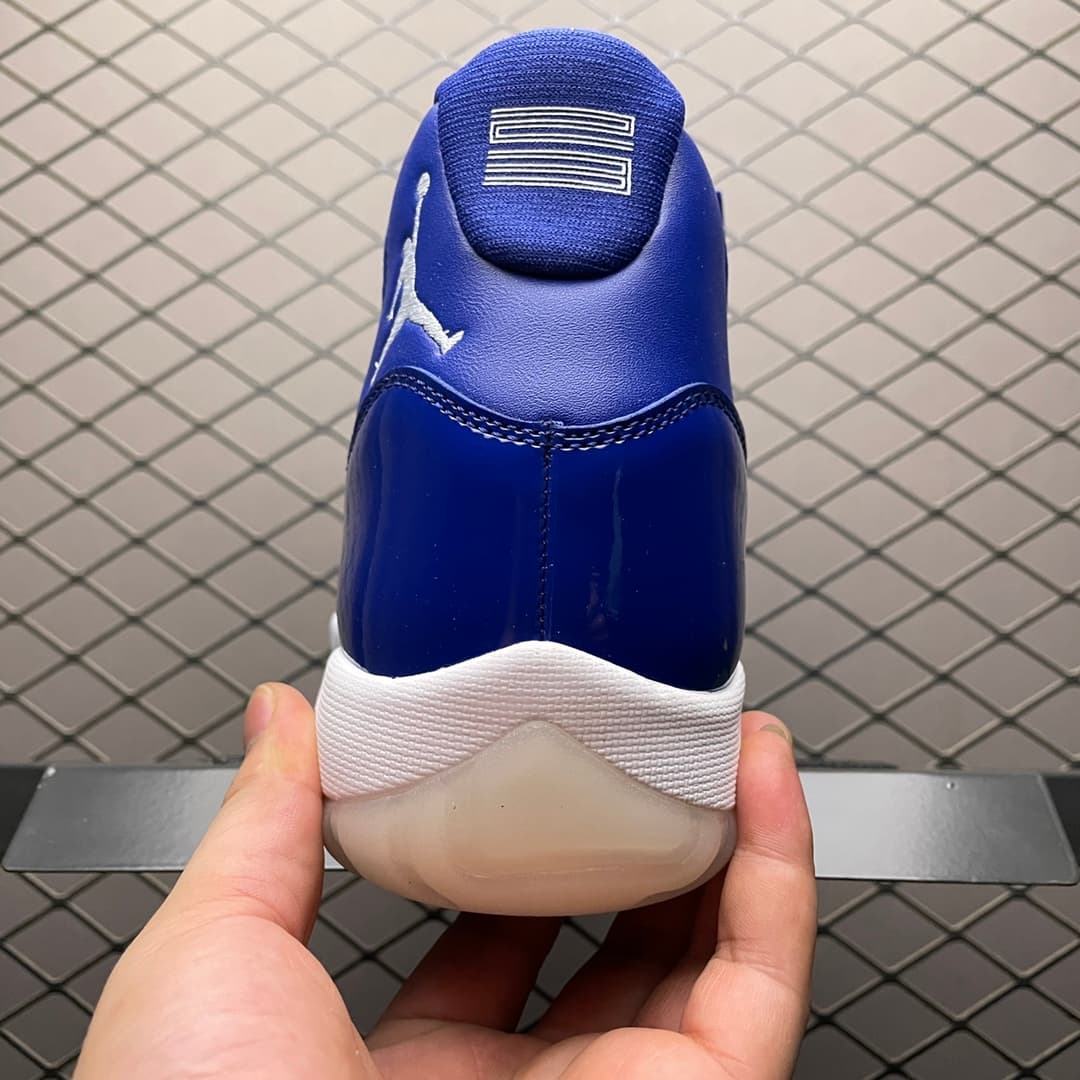 JRD 11 Retro blue AT7802-115