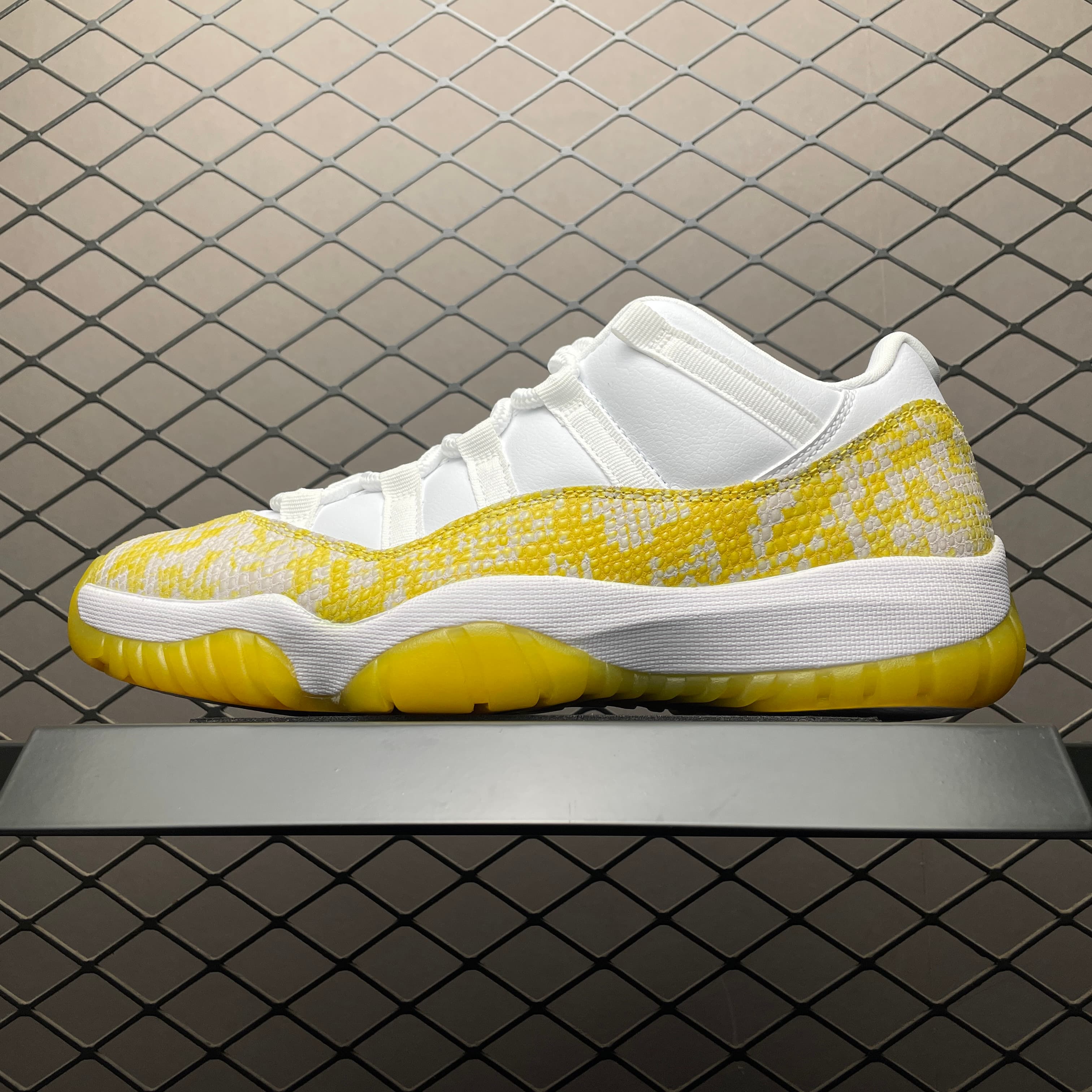 JRD 11 Retro Low Yellow Snakeskin AH7860-107