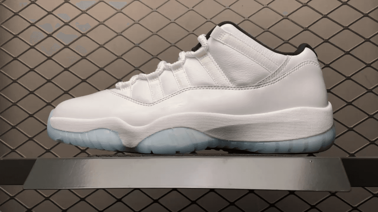 JRD 11 Retro Low Legend Blue AV2187-117