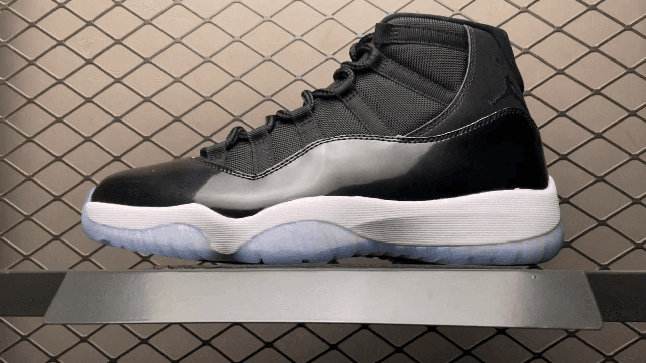 JRD 11 Retro Space Jam 378037-003