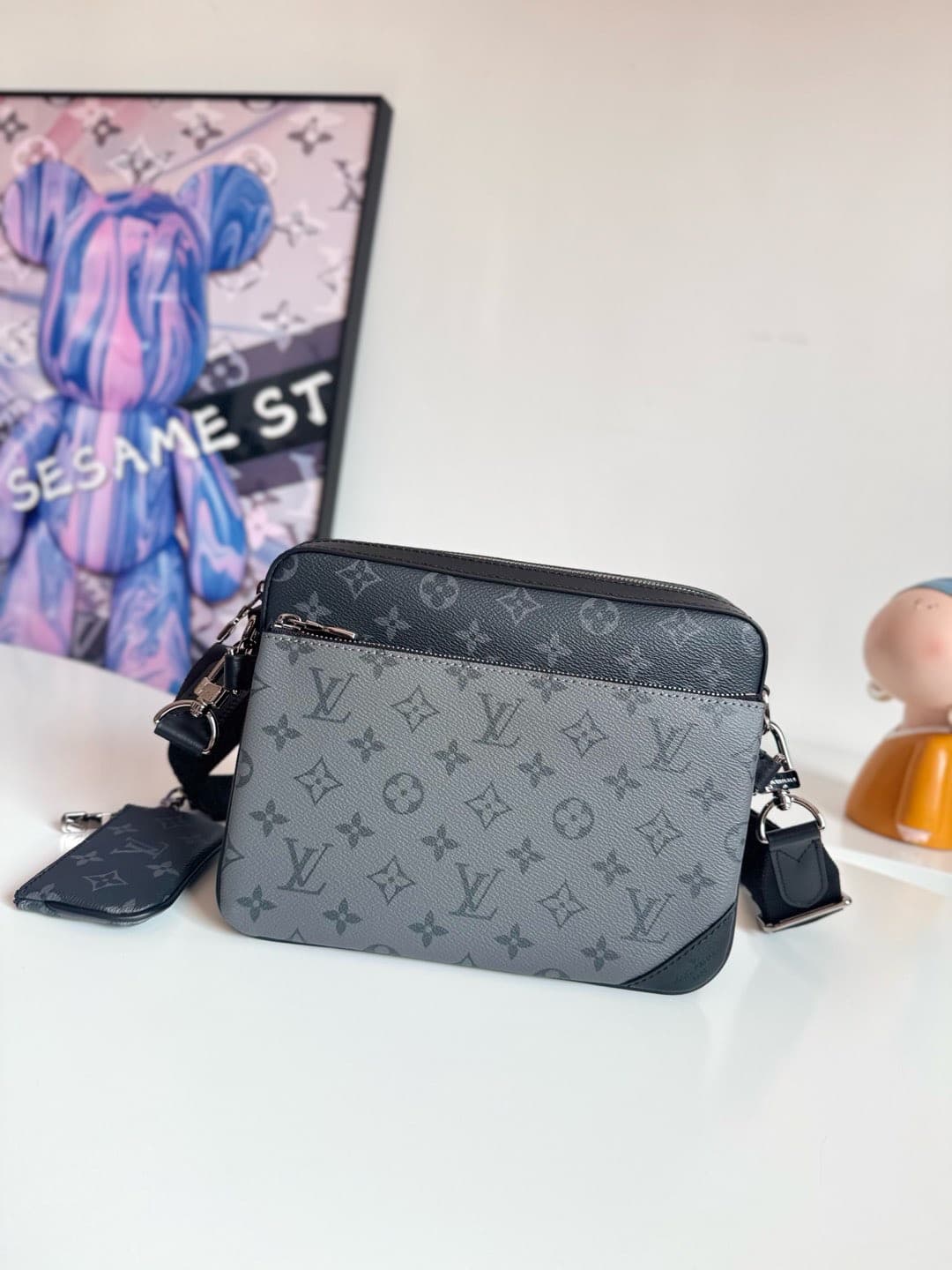 L X V Monogram Eclipse M69443 Size: 25X18.5X7cm