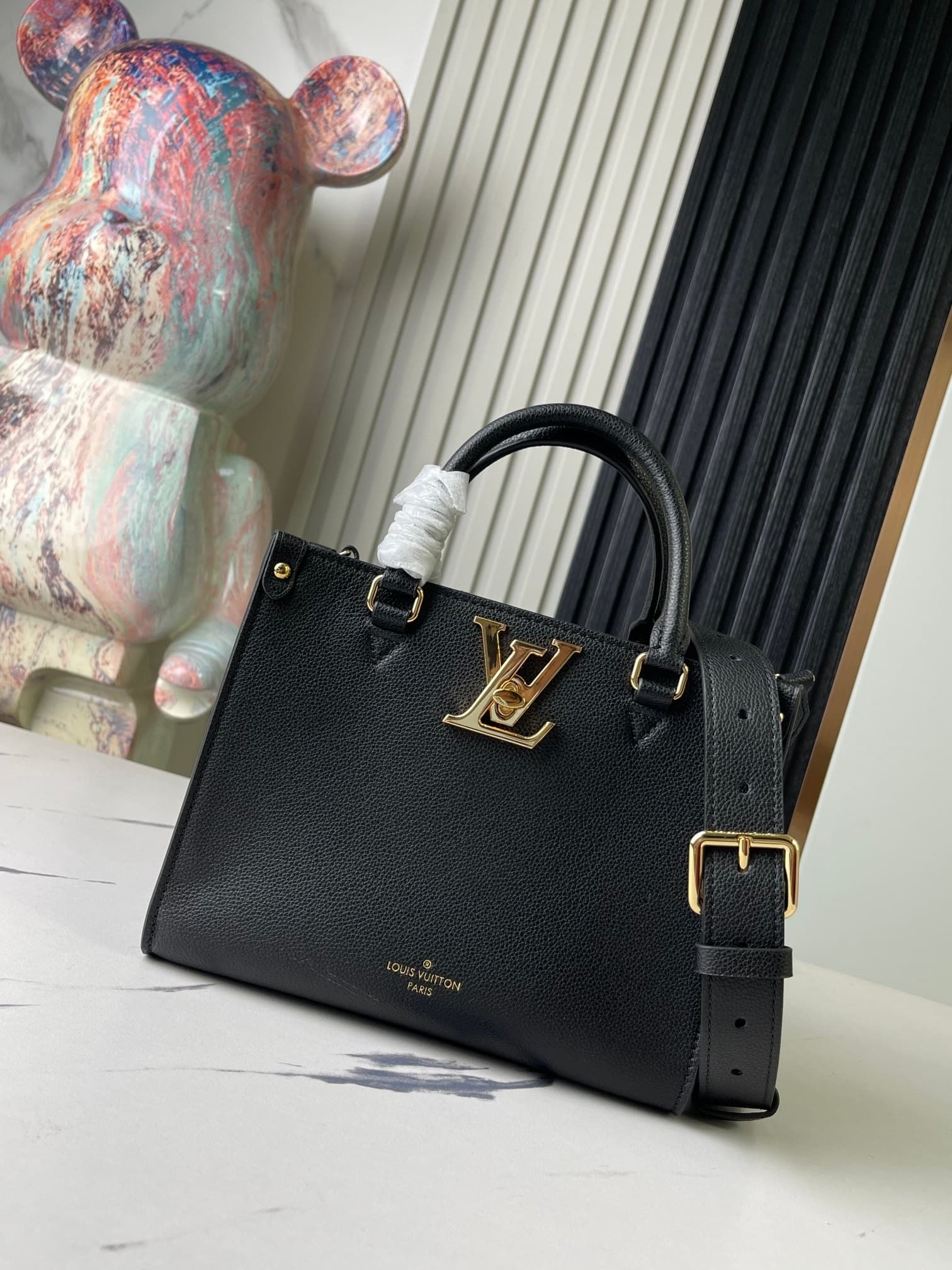 L X V Handbag M22311 24.5x19x10.5cm