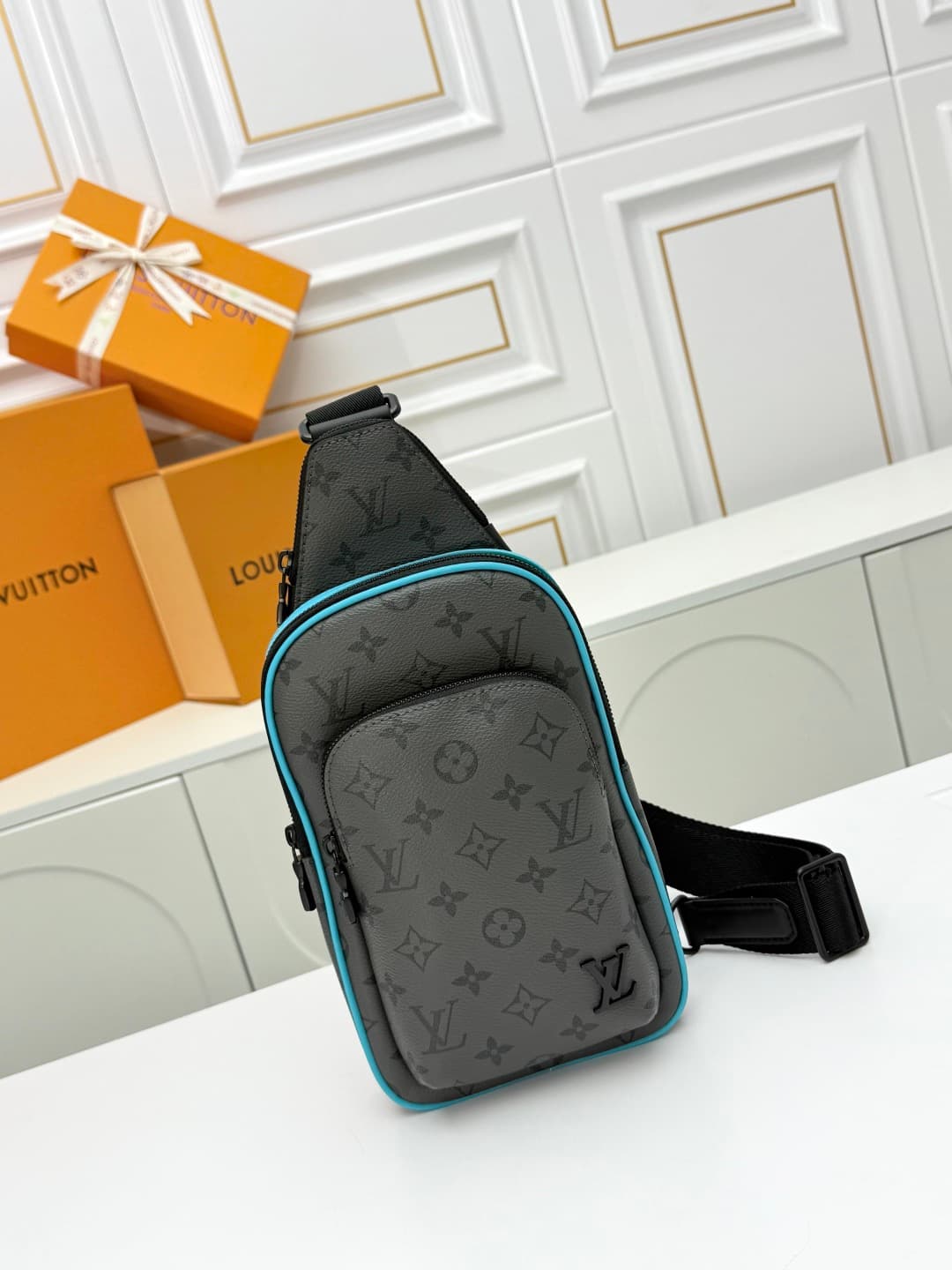 L X V Avenue Monogram Macassar M11703 Size:16*33*5.7CM