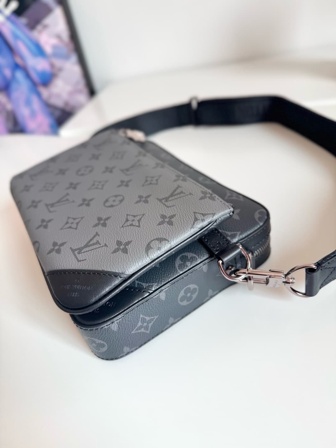 L X V Monogram Eclipse M69443 Size: 25X18.5X7cm