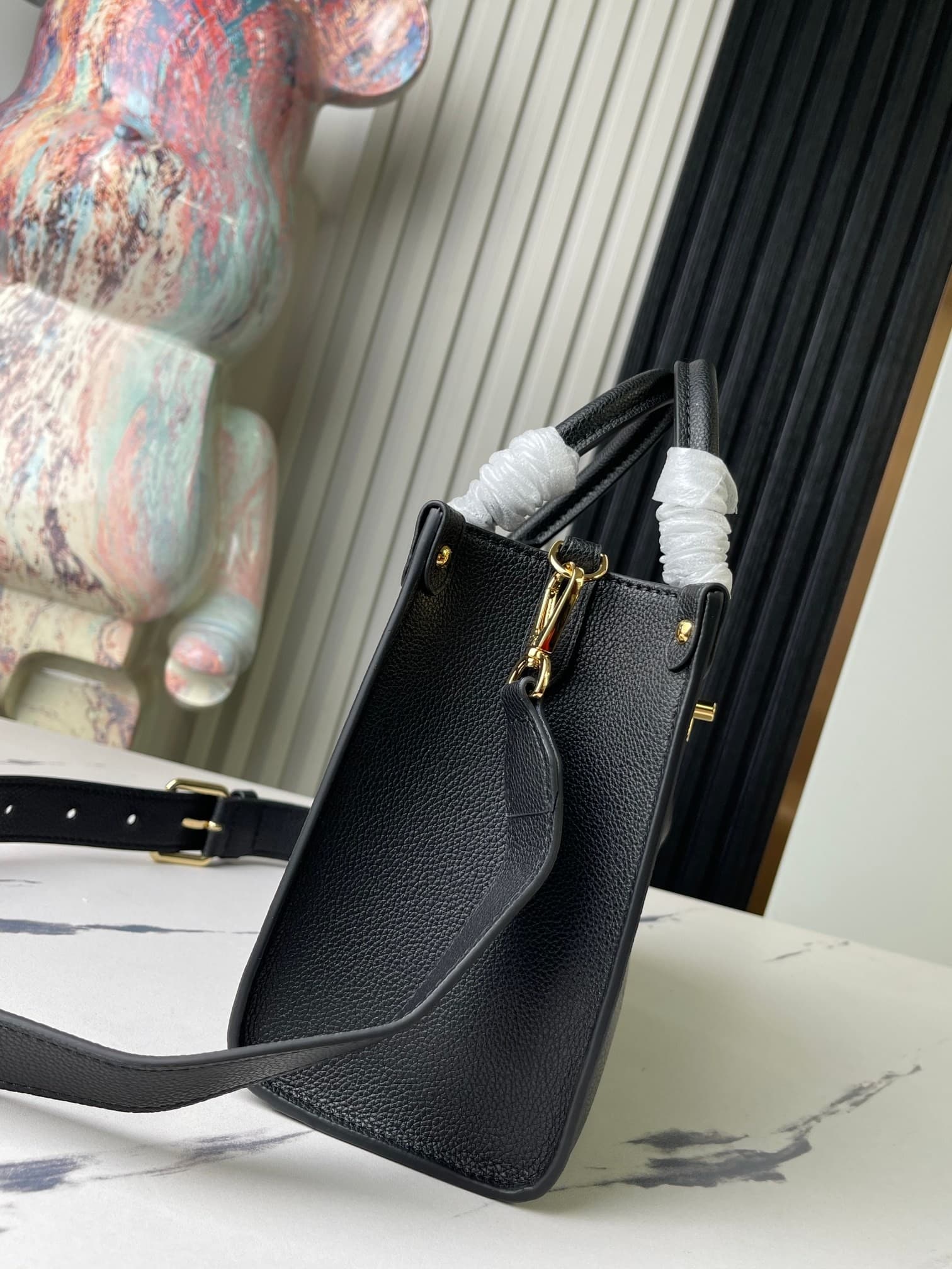 L X V Handbag M22311 24.5x19x10.5cm