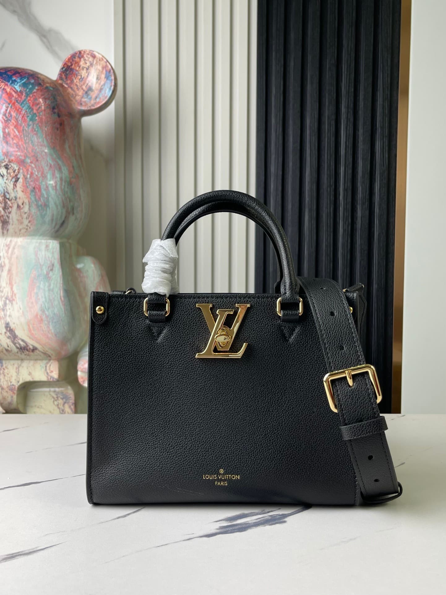 L X V Handbag M22311 24.5x19x10.5cm