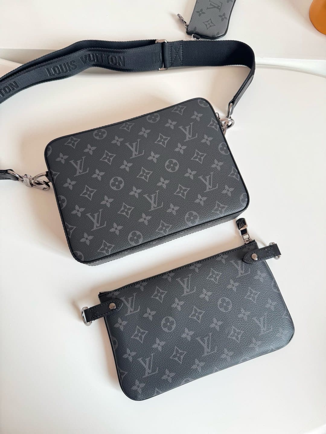 L X V Monogram Eclipse M69443 Size: 25X18.5X7cm