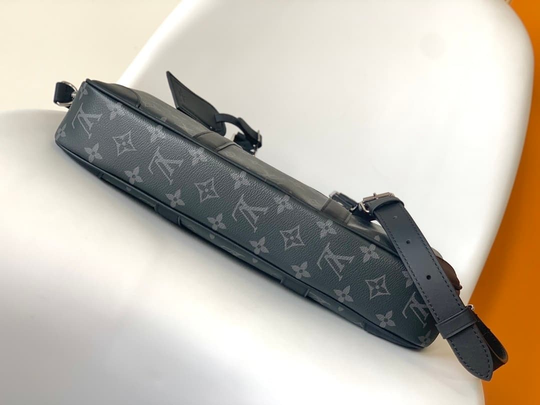 L X V Voyage M46457 36.5x27.5x6cm