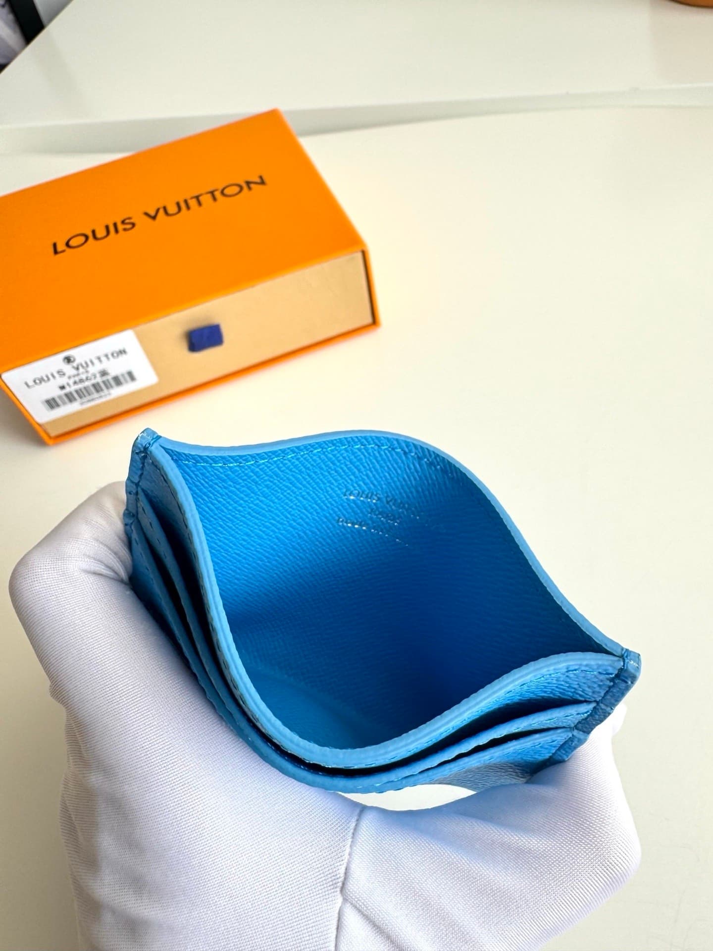 L X V CARD HOLDER 11x7x1.5cm