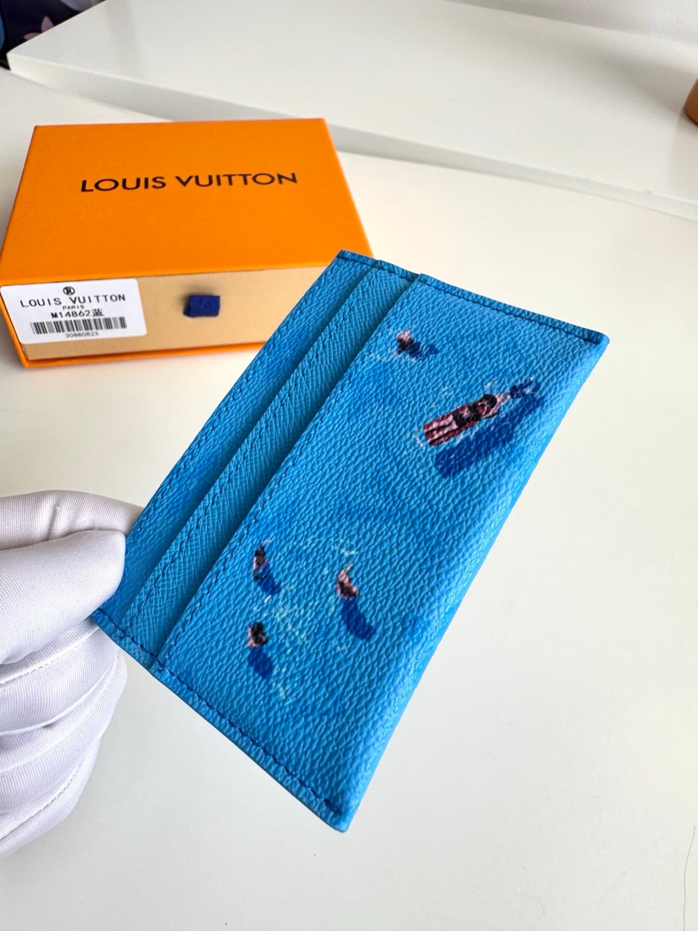 L X V CARD HOLDER 11x7x1.5cm