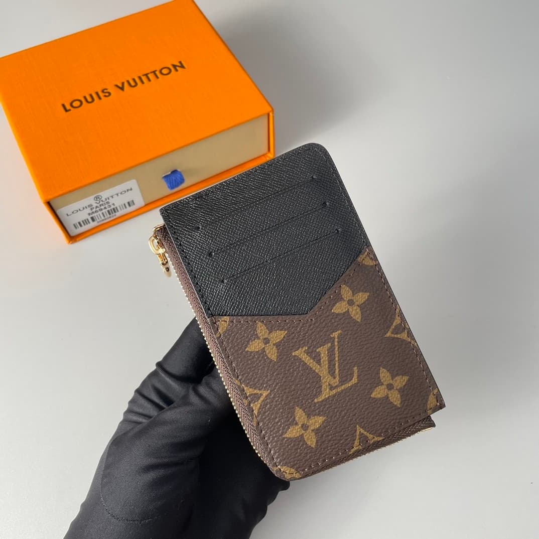 L X V Wallets Size:13x9.5x2.5cm