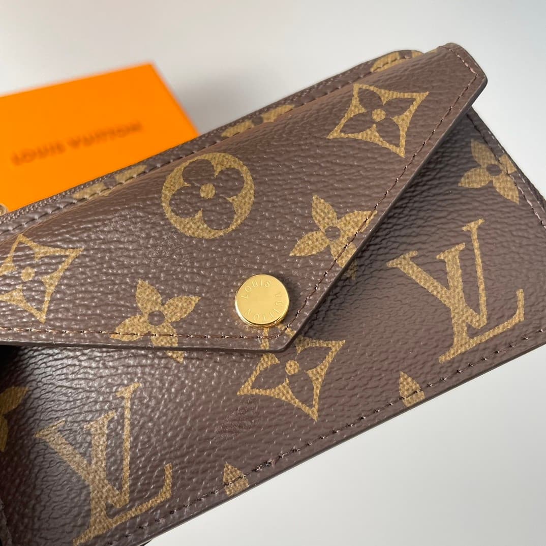L X V Wallets Size:13x9.5x2.5cm