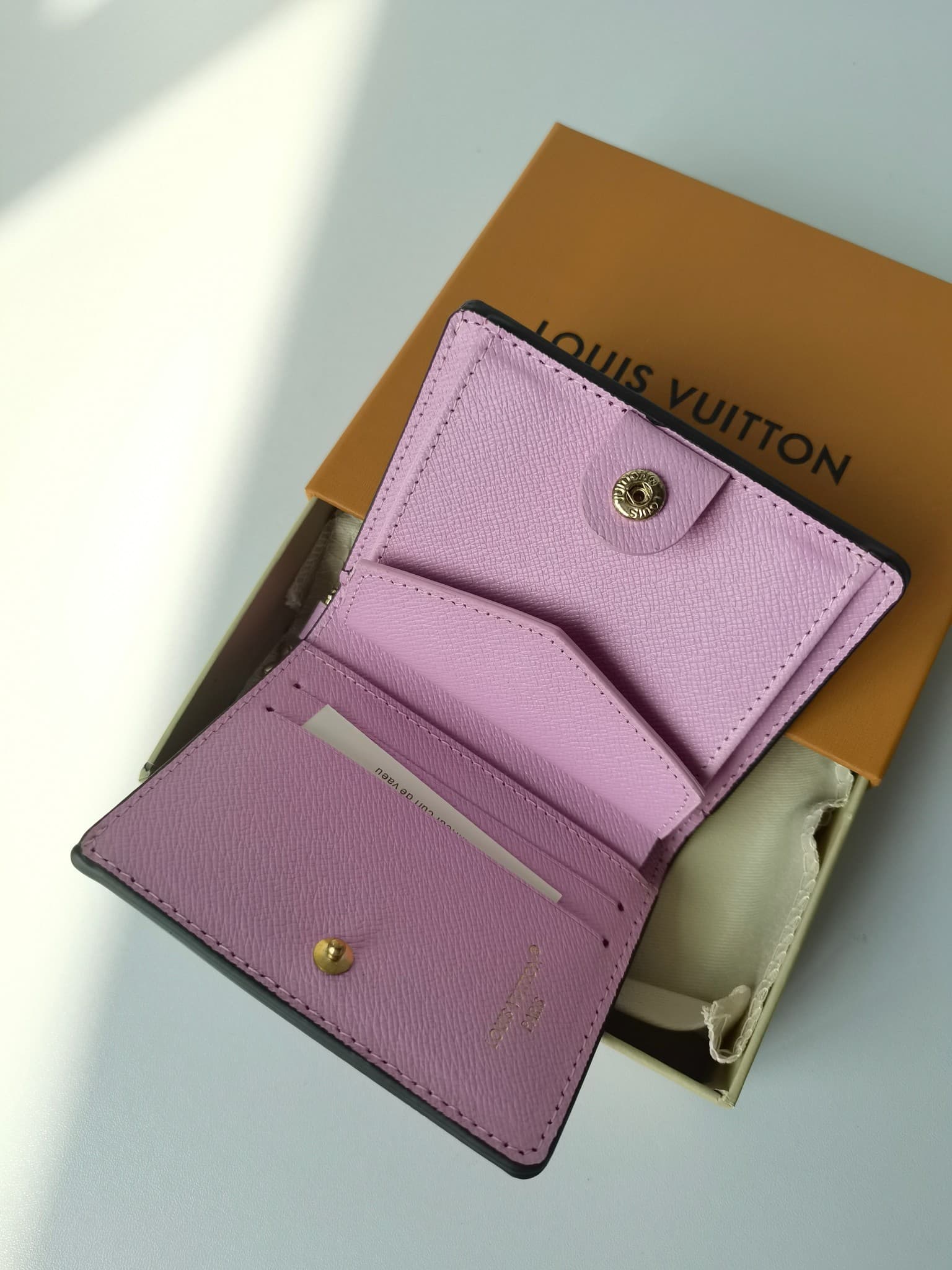 L X V Wallets Size:9x11.5x1.5cm
