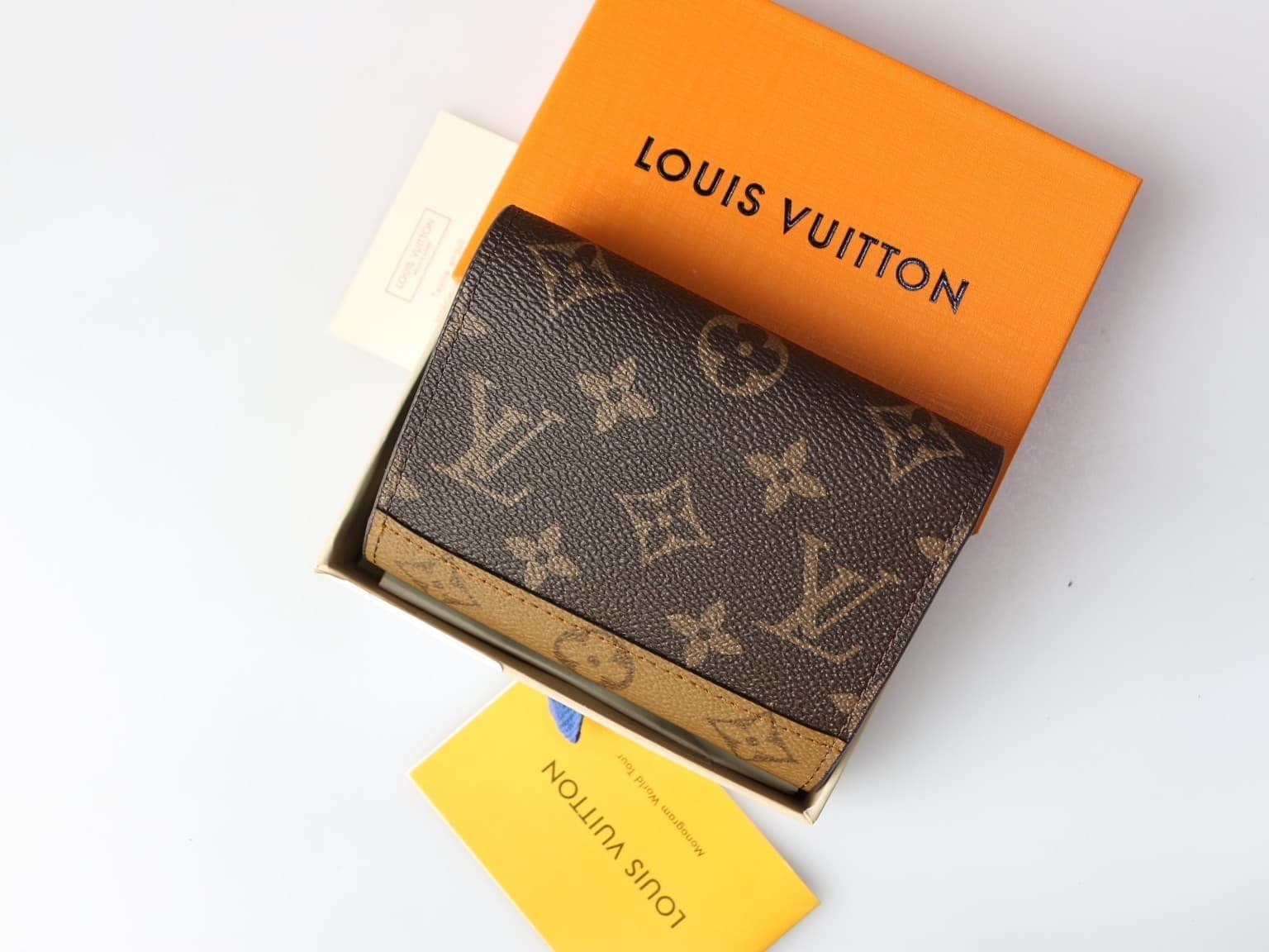 L X V Wallets Size:12x9.5x1.5cm