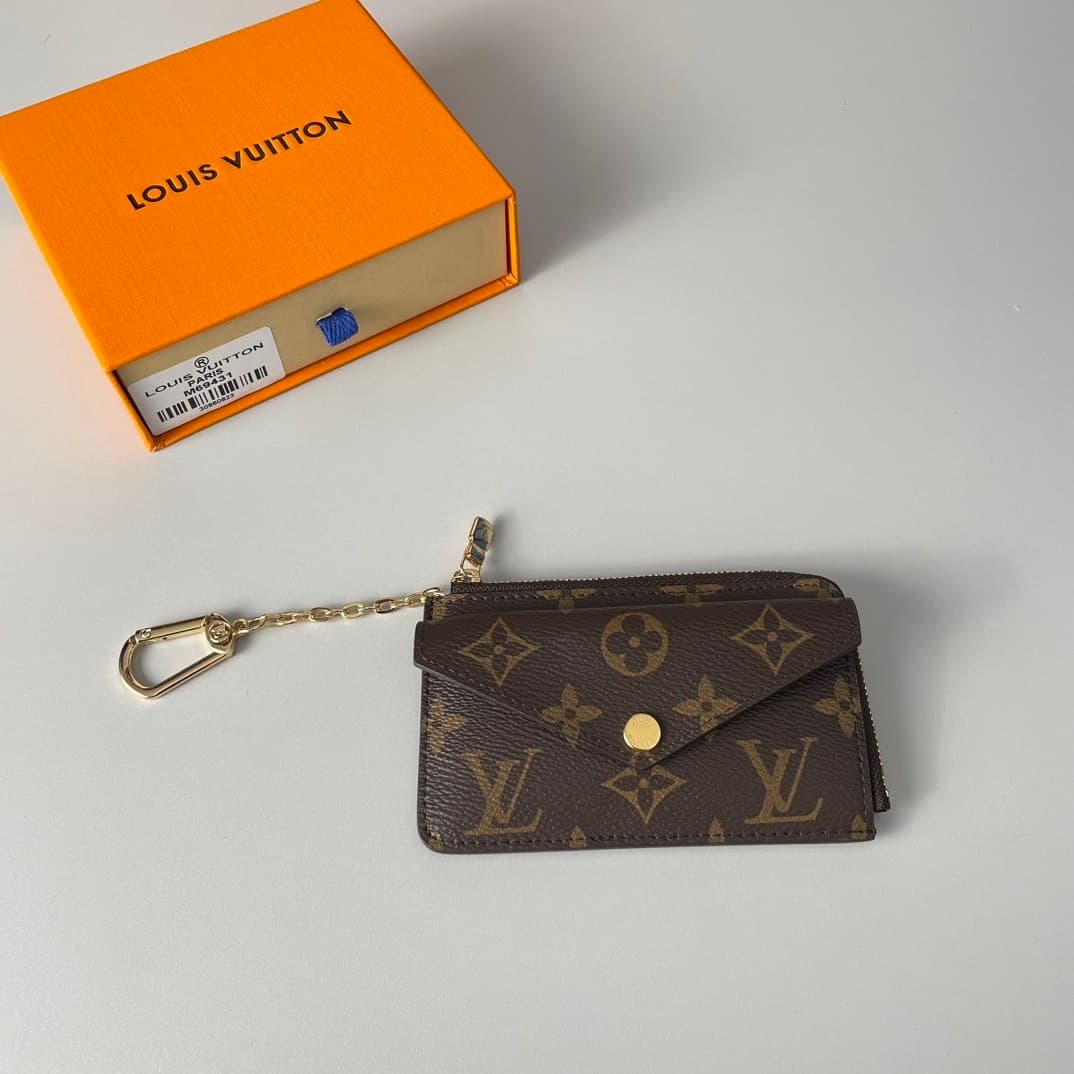 L X V Wallets Size:13x9.5x2.5cm