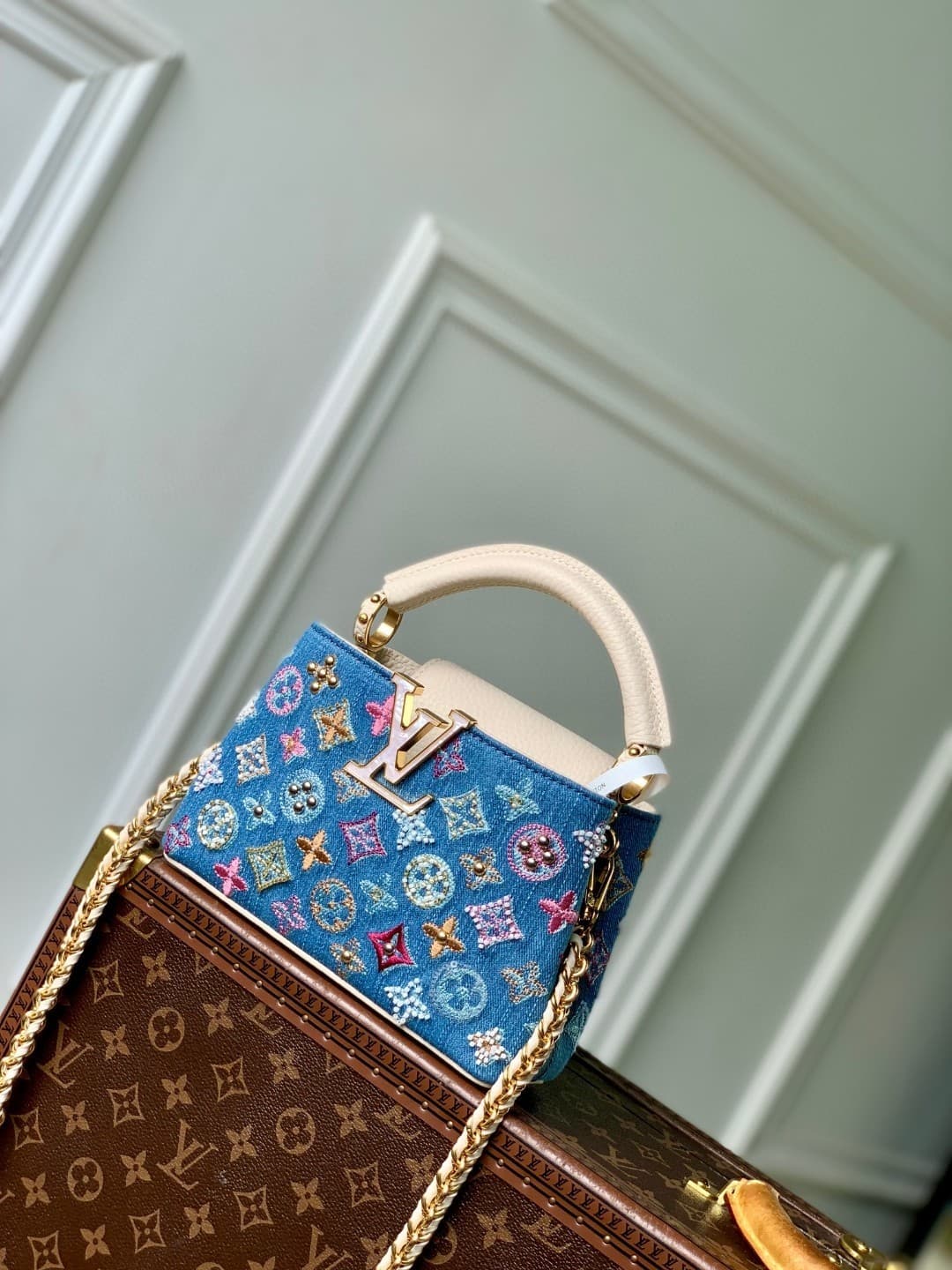 L X V Capucines M12947 Size:21x13.6x8cm