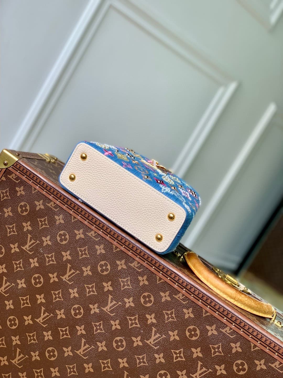 L X V Capucines M12947 Size:21x13.6x8cm