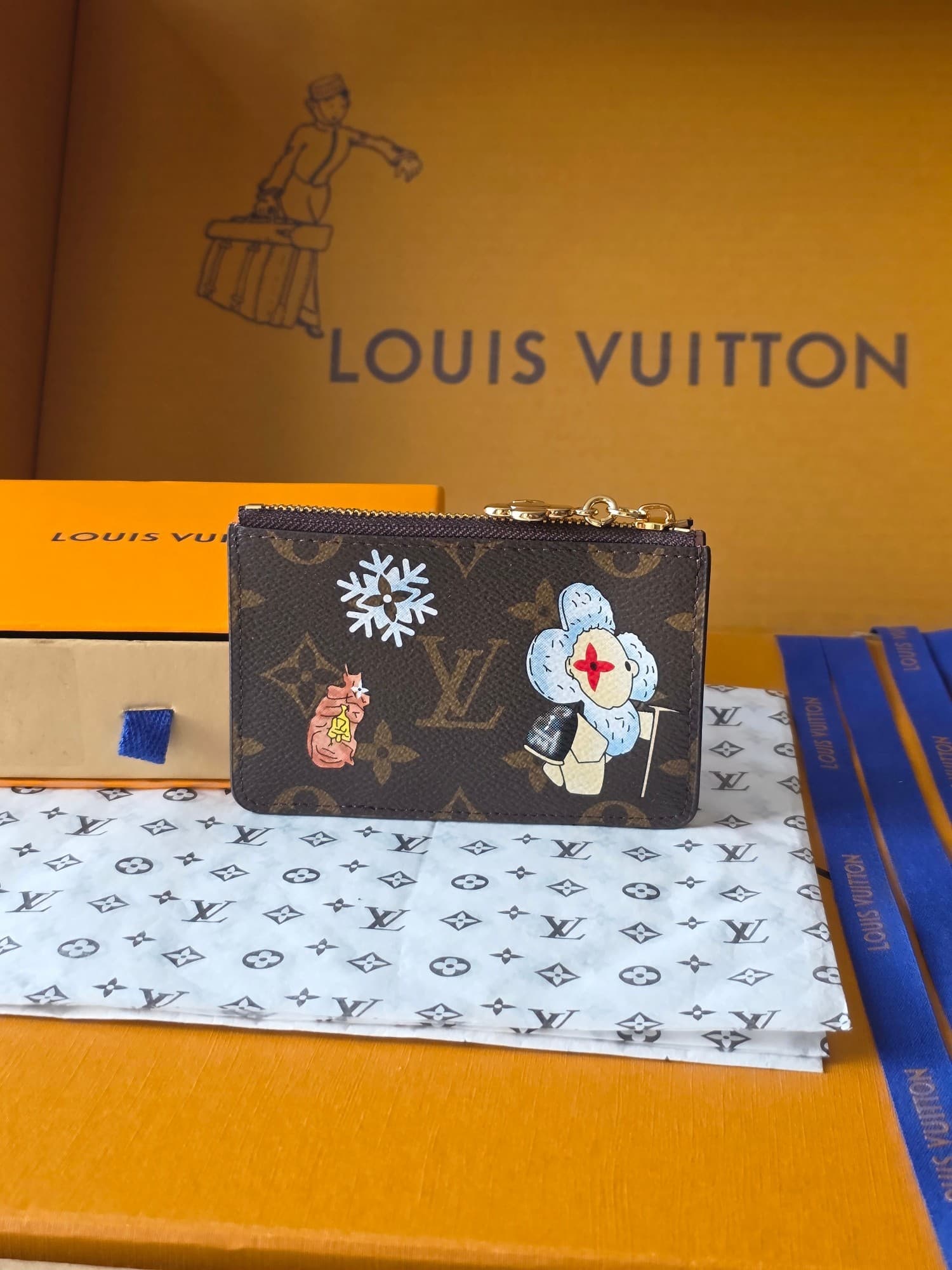 L X V CARD HOLDER