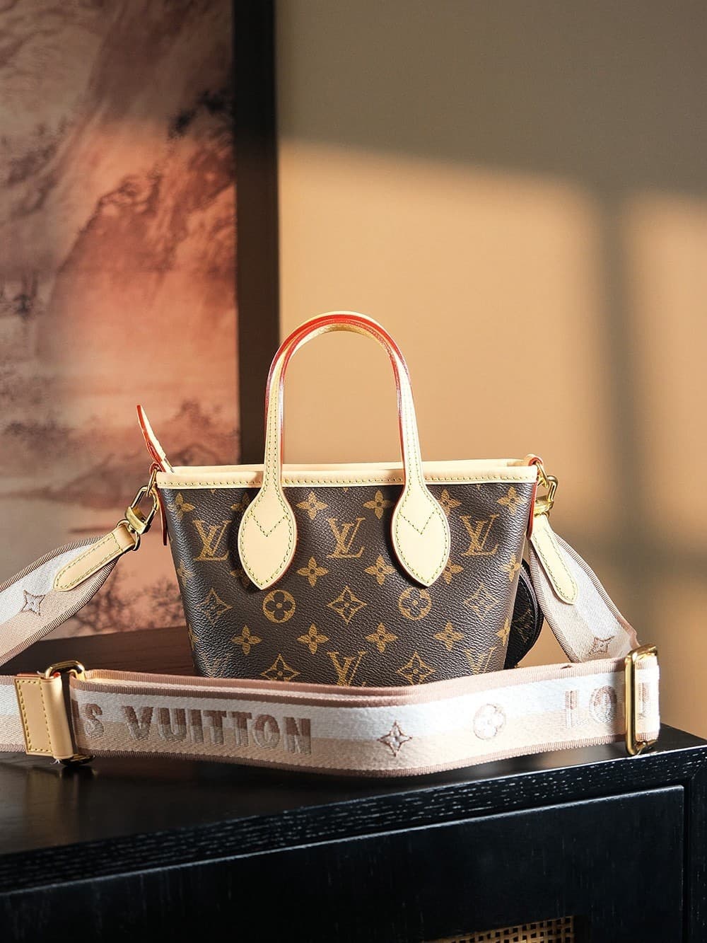 L X V ๐๐๐๐๐๐
๐๐๐ ๐๐ M46705 Size๏ผ24x14x9cm