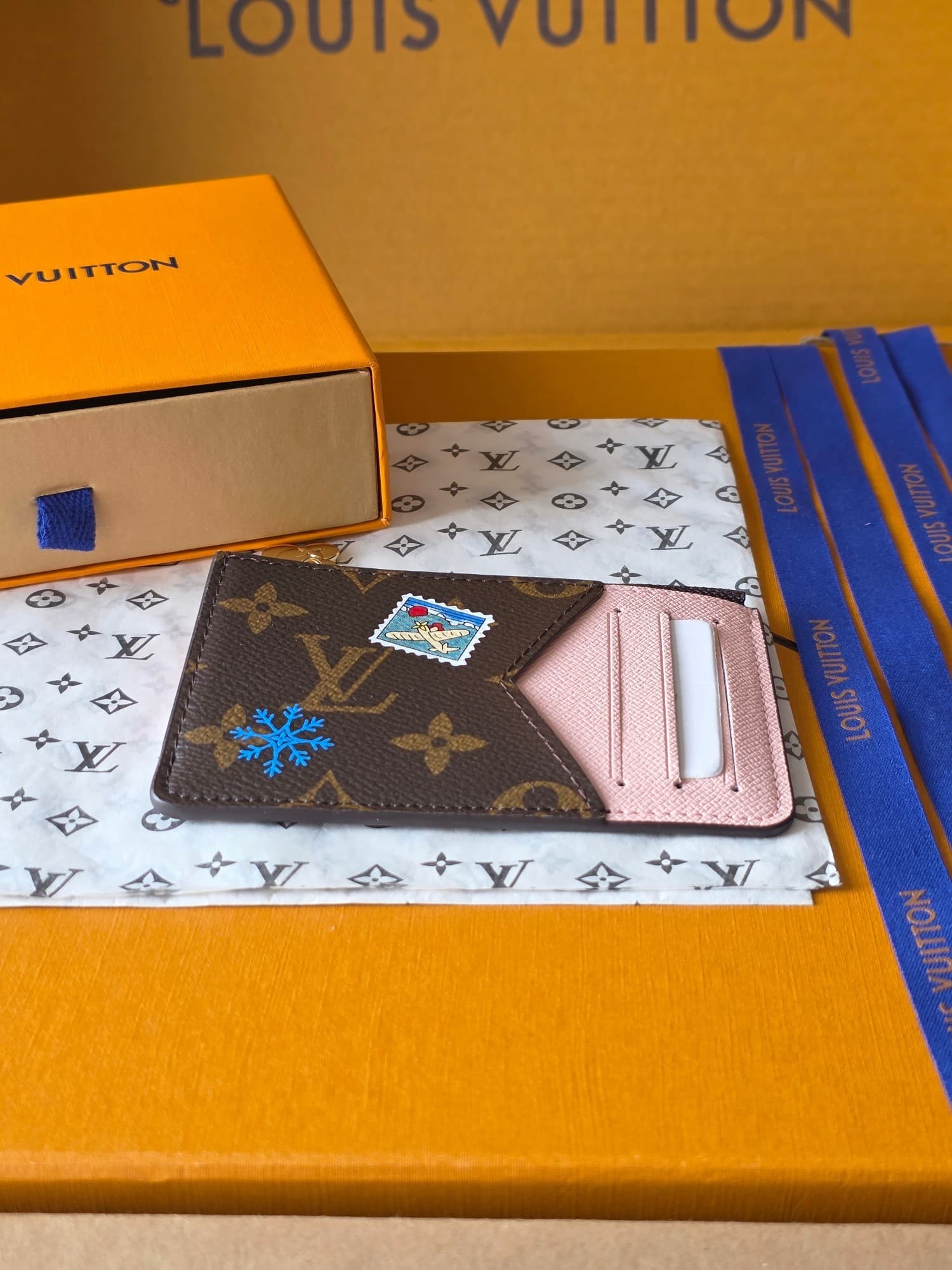 L X V CARD HOLDER