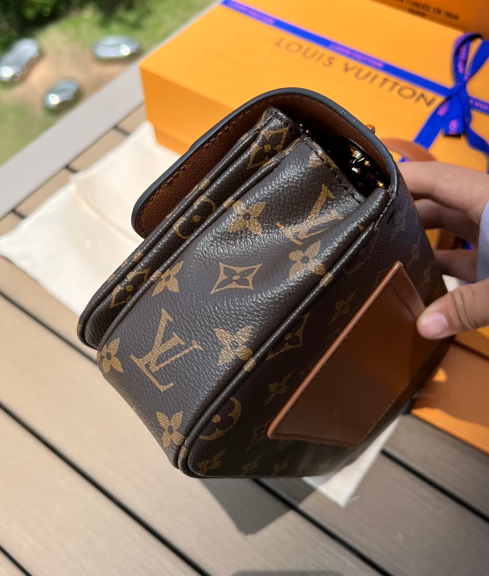 L X V Marceau M46127 Size:24.5x15x6.5cm