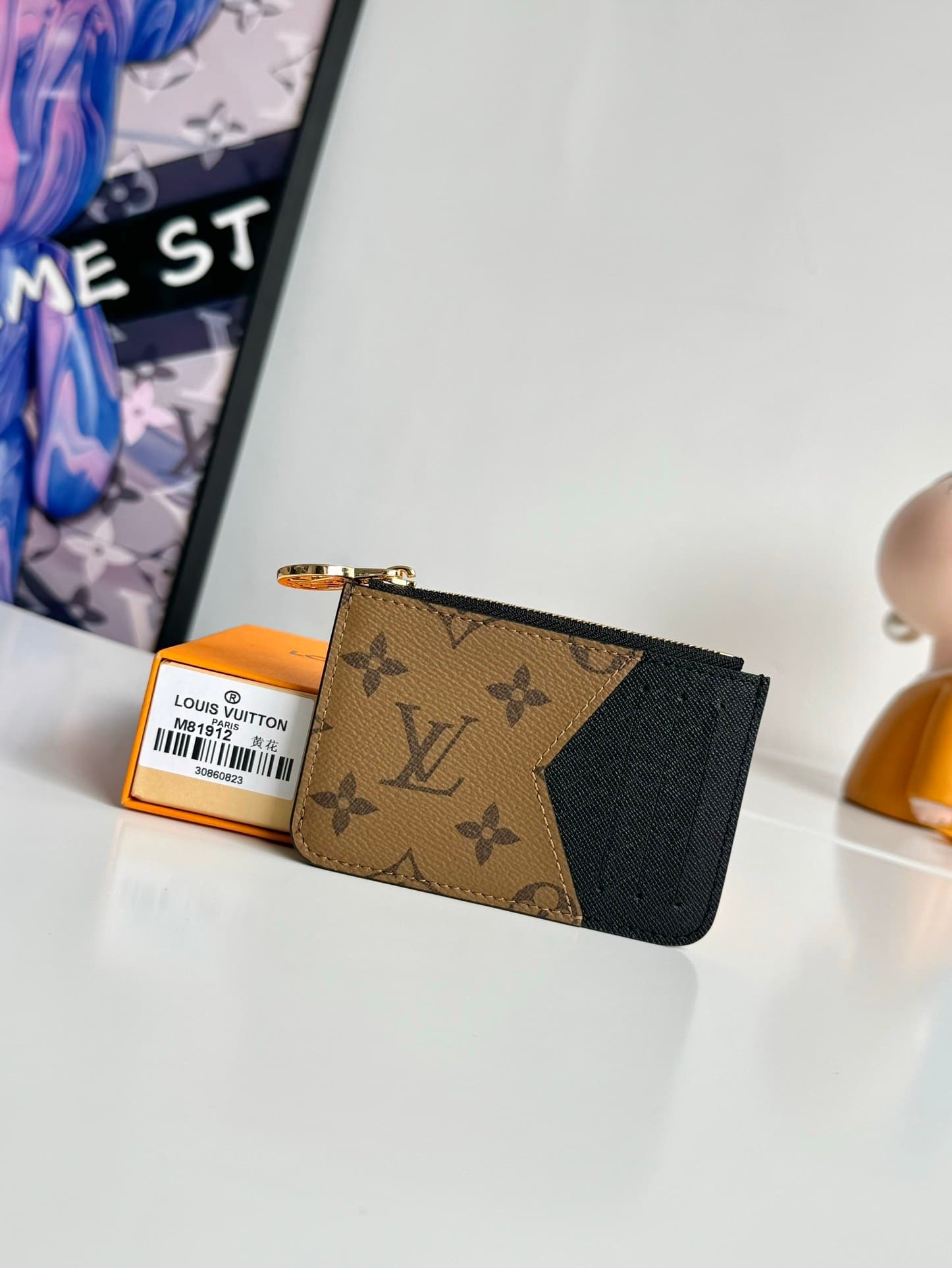 L X V CARD HOLDER 12x8x0.8cm