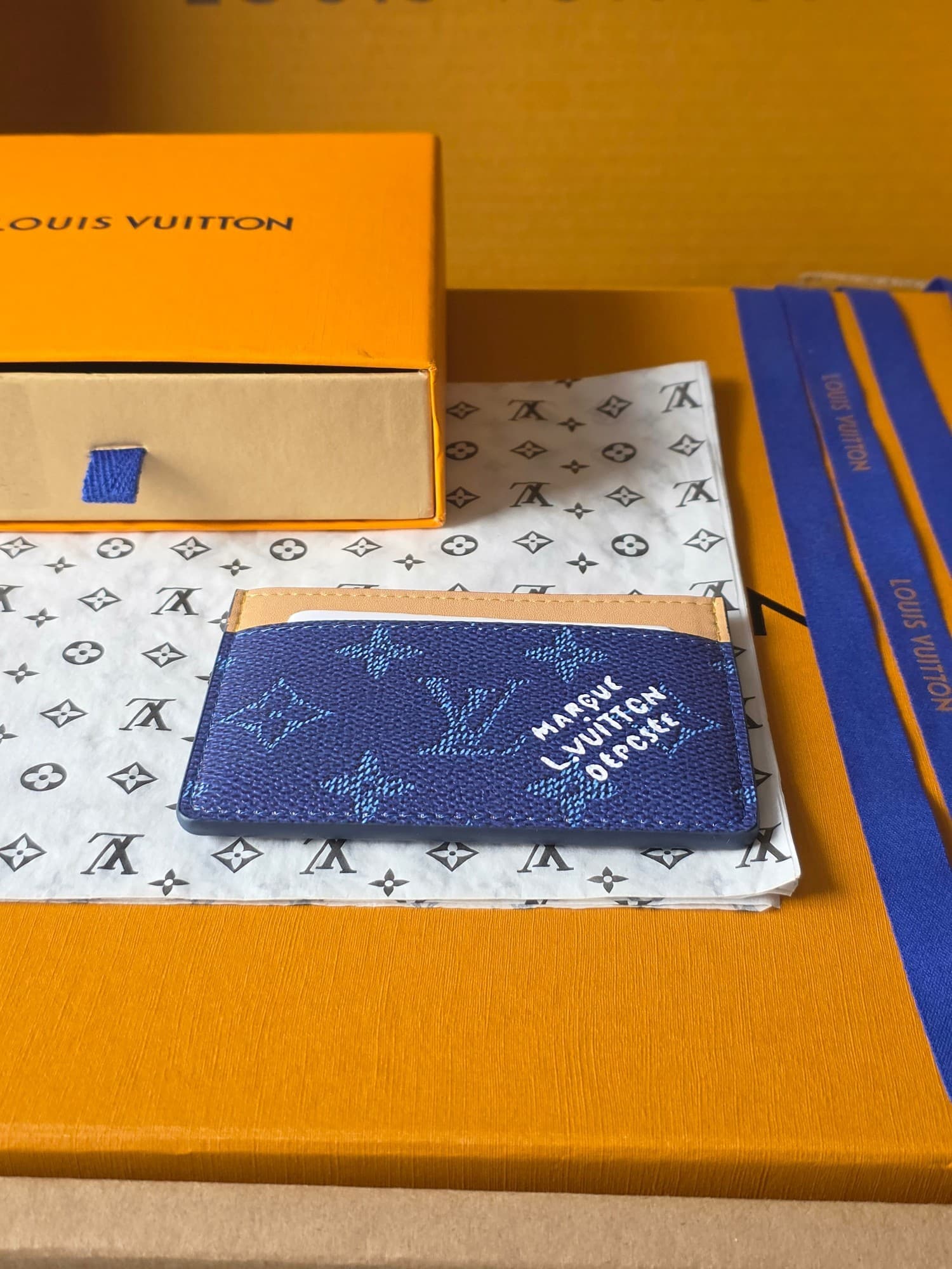 L X V CARD HOLDER 11x7x0.6cm