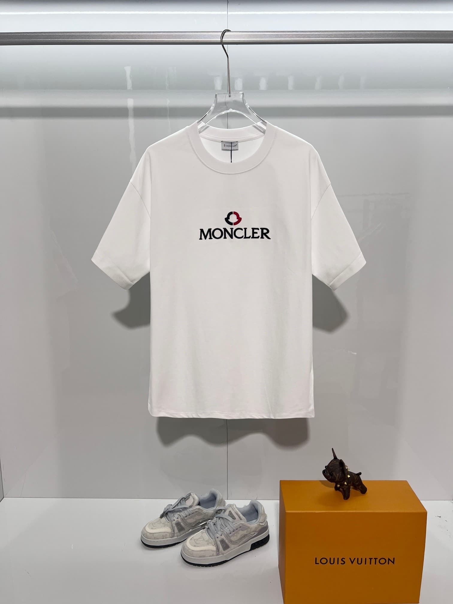 MONC T-shirt (Multiple colors)