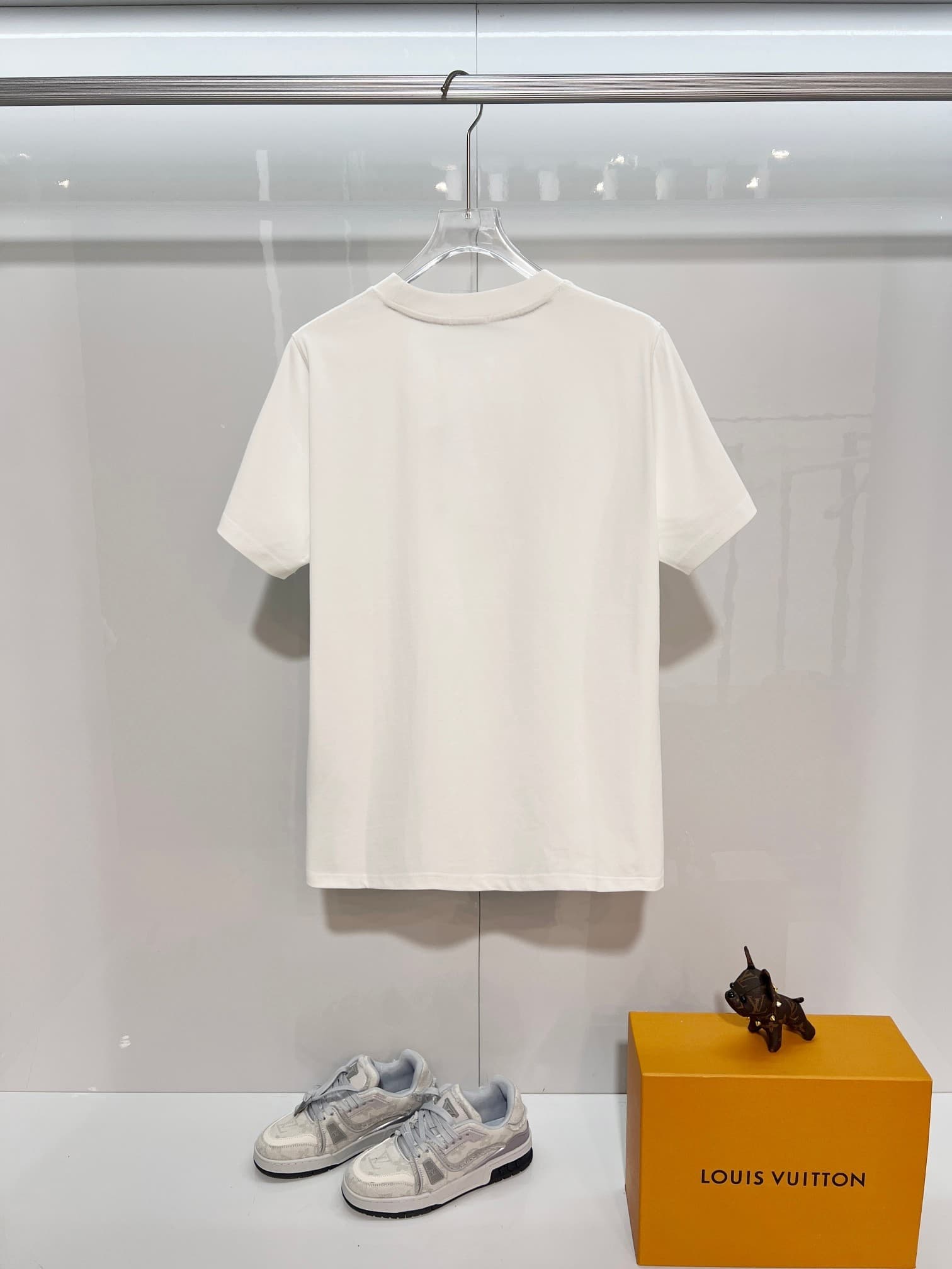 MONC T-shirt (Multiple colors)