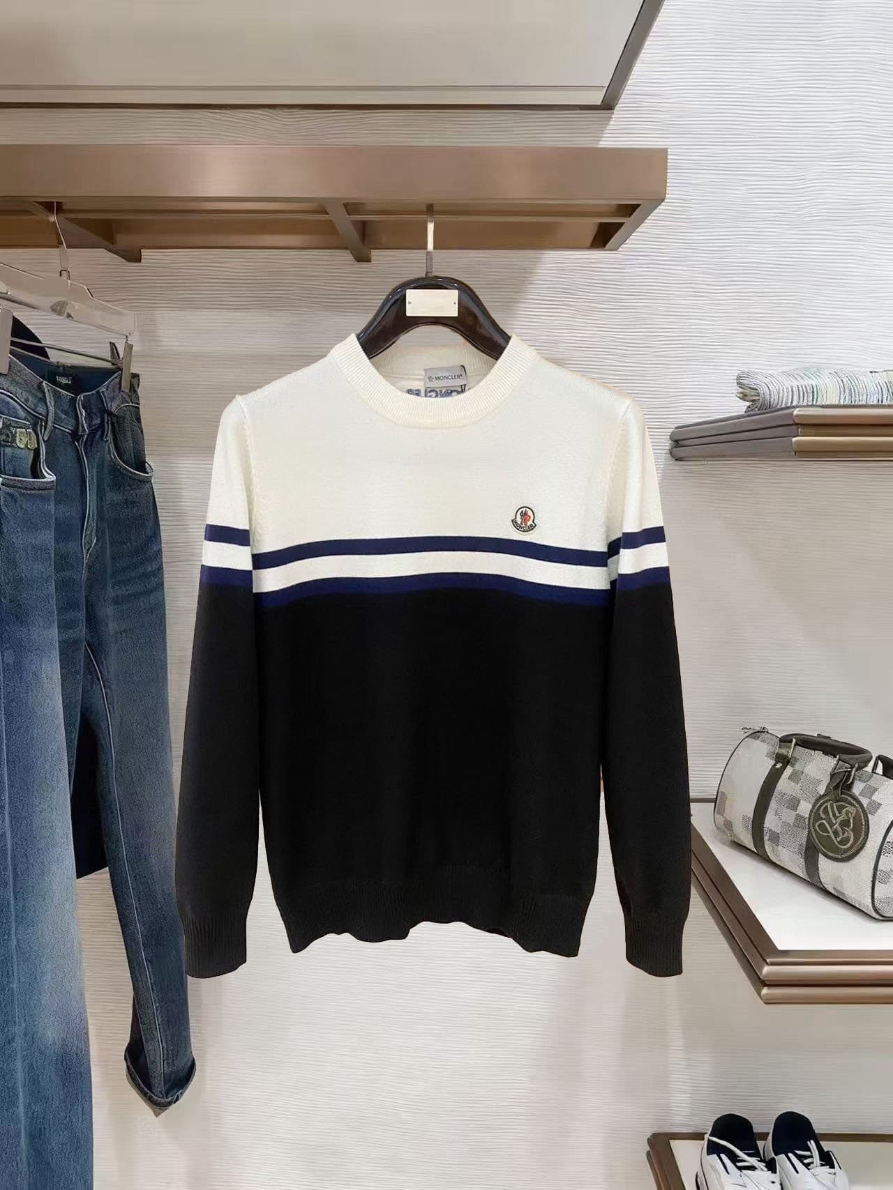 MONC Sweater(Multiple colors)