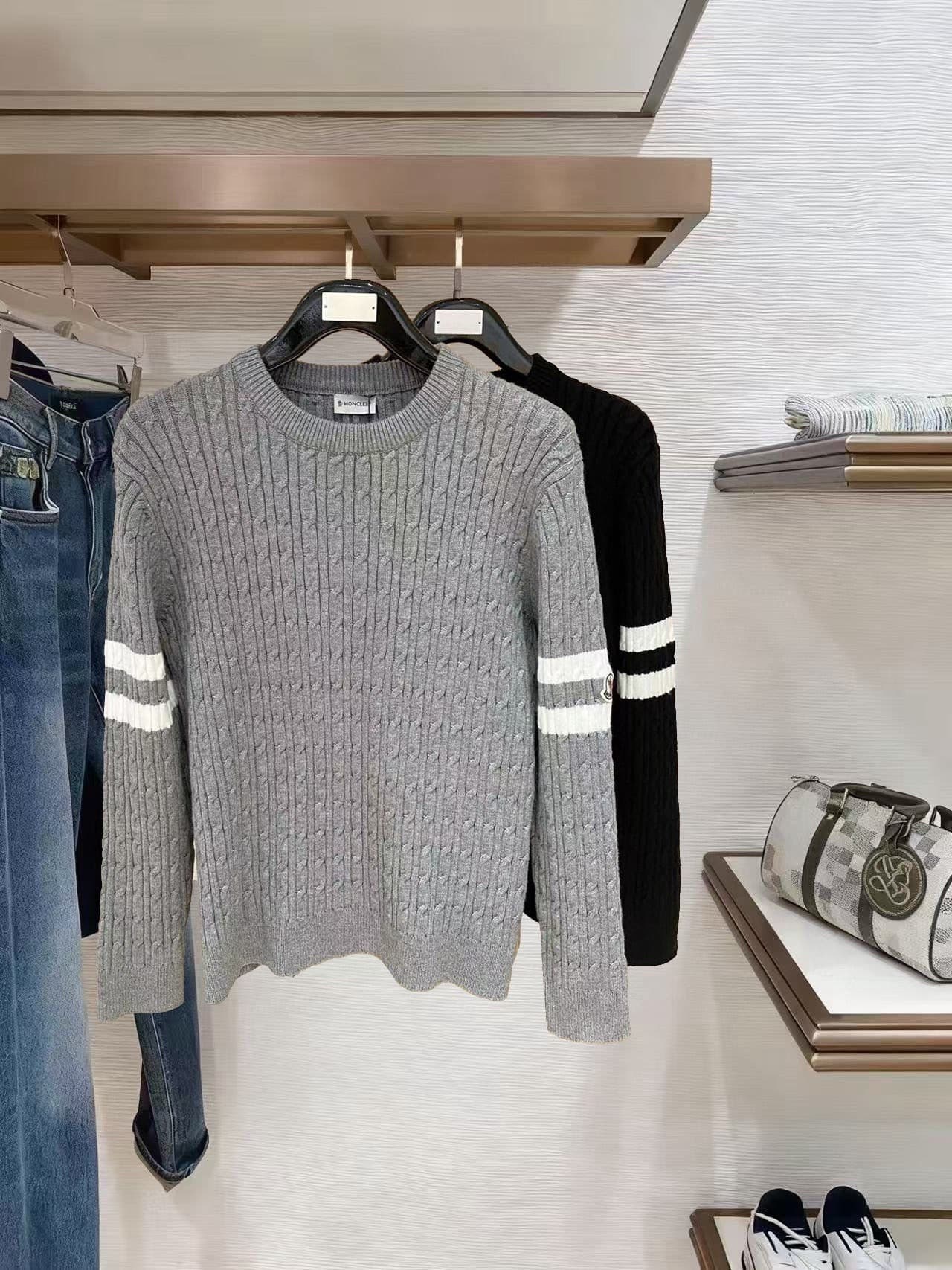 MONC Sweater(Multiple colors)