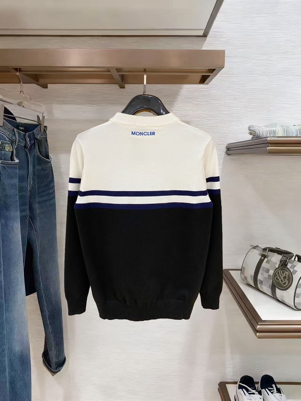 MONC Sweater(Multiple colors)