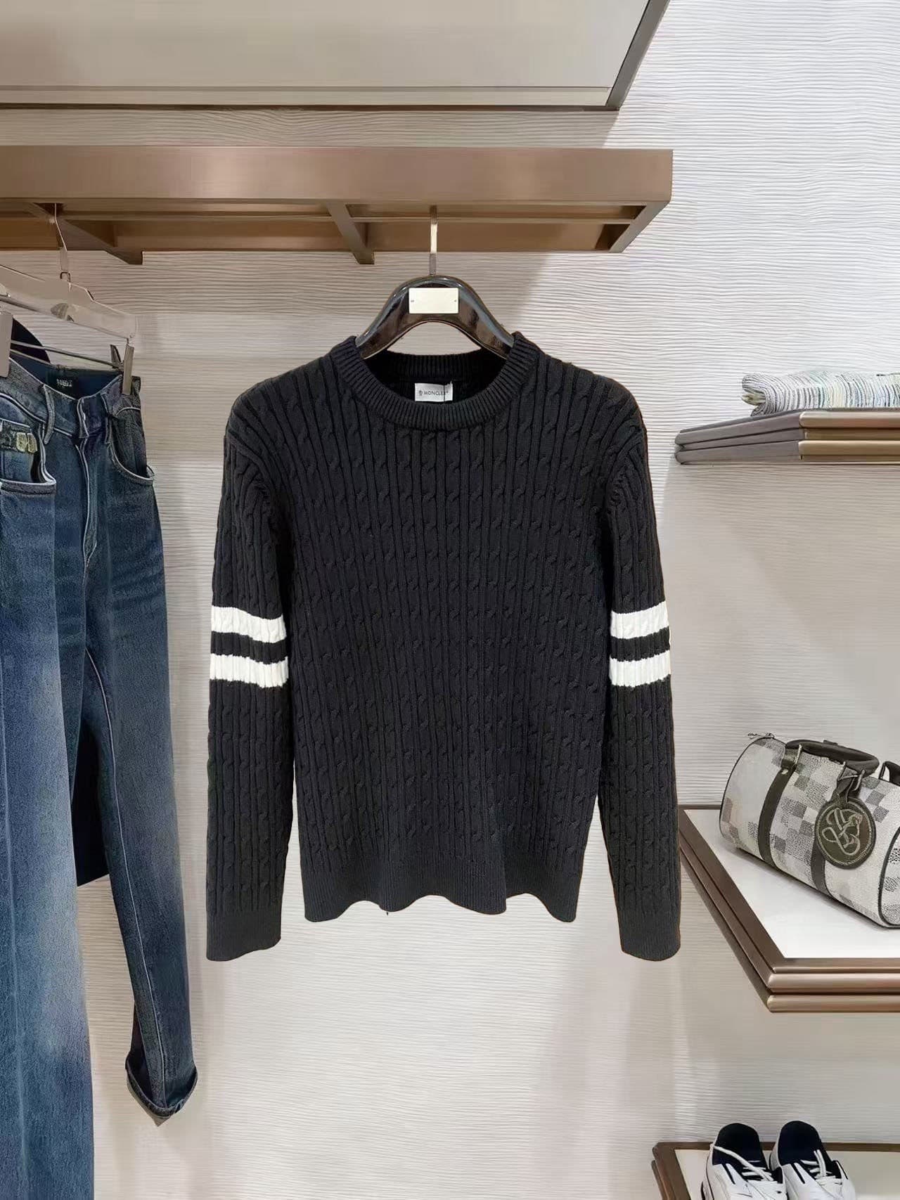 MONC Sweater(Multiple colors)